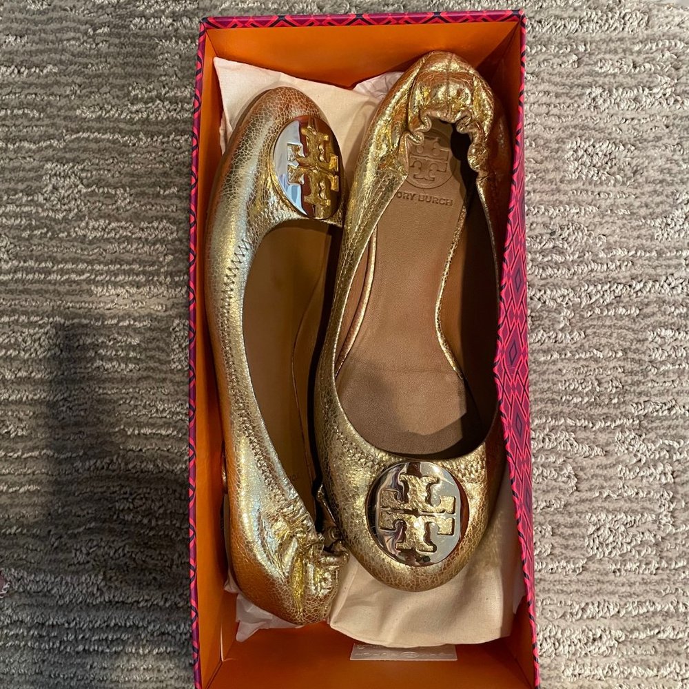 Gold Tory Burch Flats (SZ: 8)